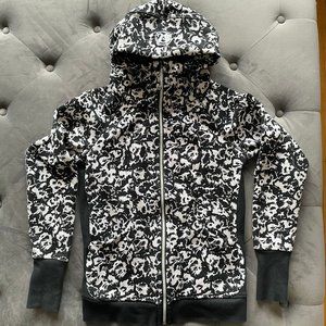 Lululemon Black & White Fleur Sombre Scuba Hoodie Size 6